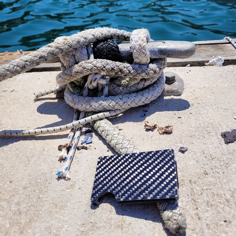Suit-Wallet-Barones-Black-Carbon-penztarca-kikotoben-csomo-829